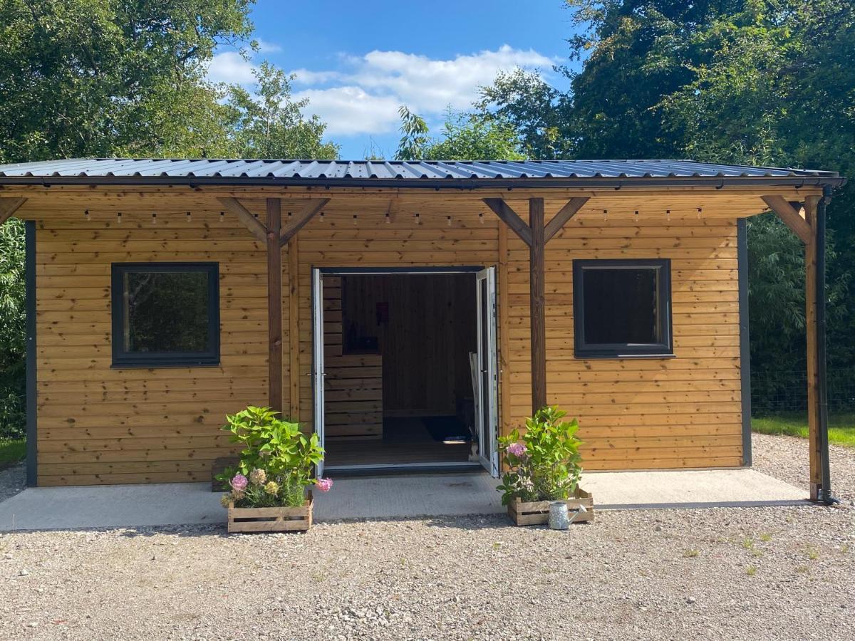 Kingfisher Cabin - Wild Escapes Wrenbury Off Grid Glamping - Ages 12 And Over Baddiley Buitenkant foto
