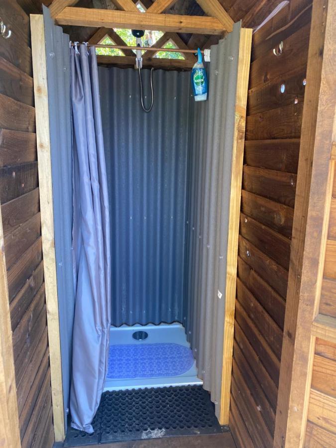 Kingfisher Cabin - Wild Escapes Wrenbury Off Grid Glamping - Ages 12 And Over Baddiley Buitenkant foto