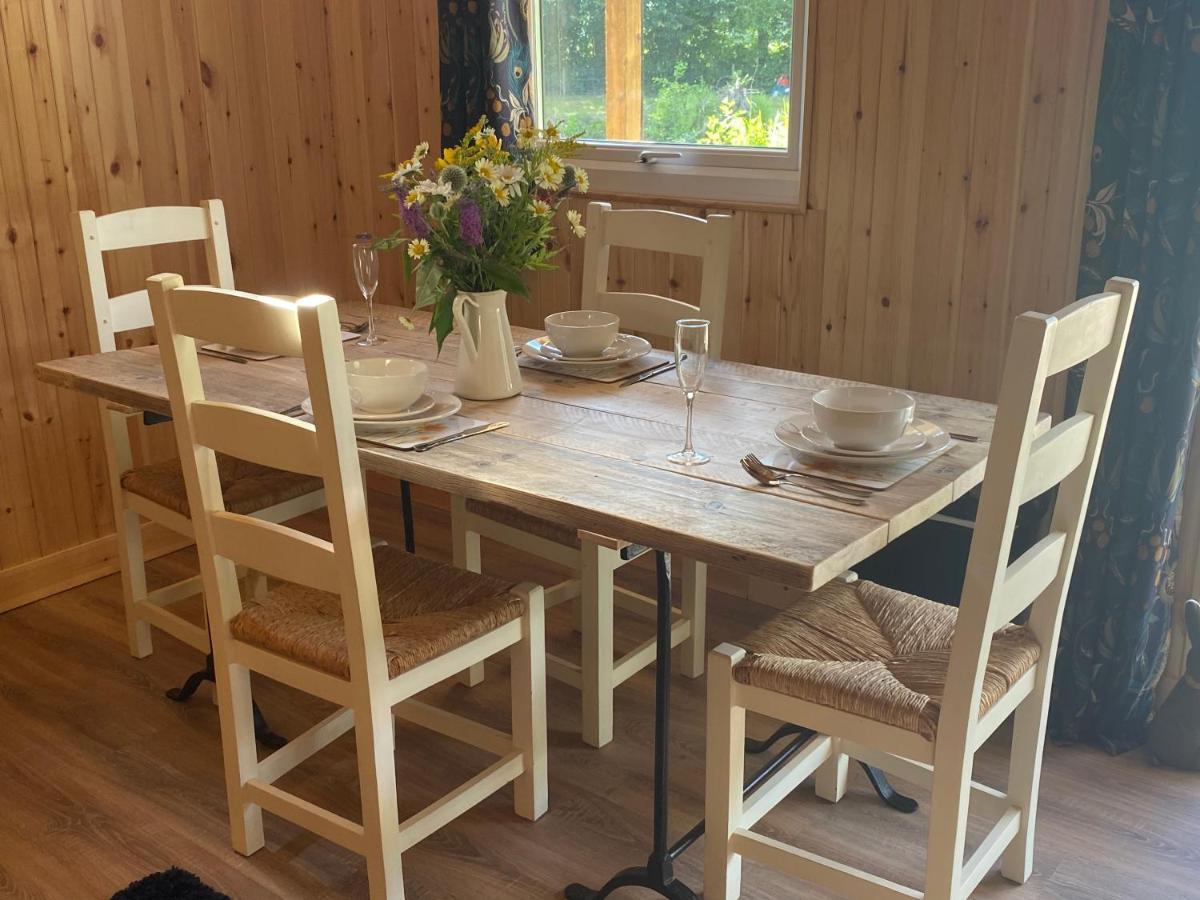 Kingfisher Cabin - Wild Escapes Wrenbury Off Grid Glamping - Ages 12 And Over Baddiley Buitenkant foto