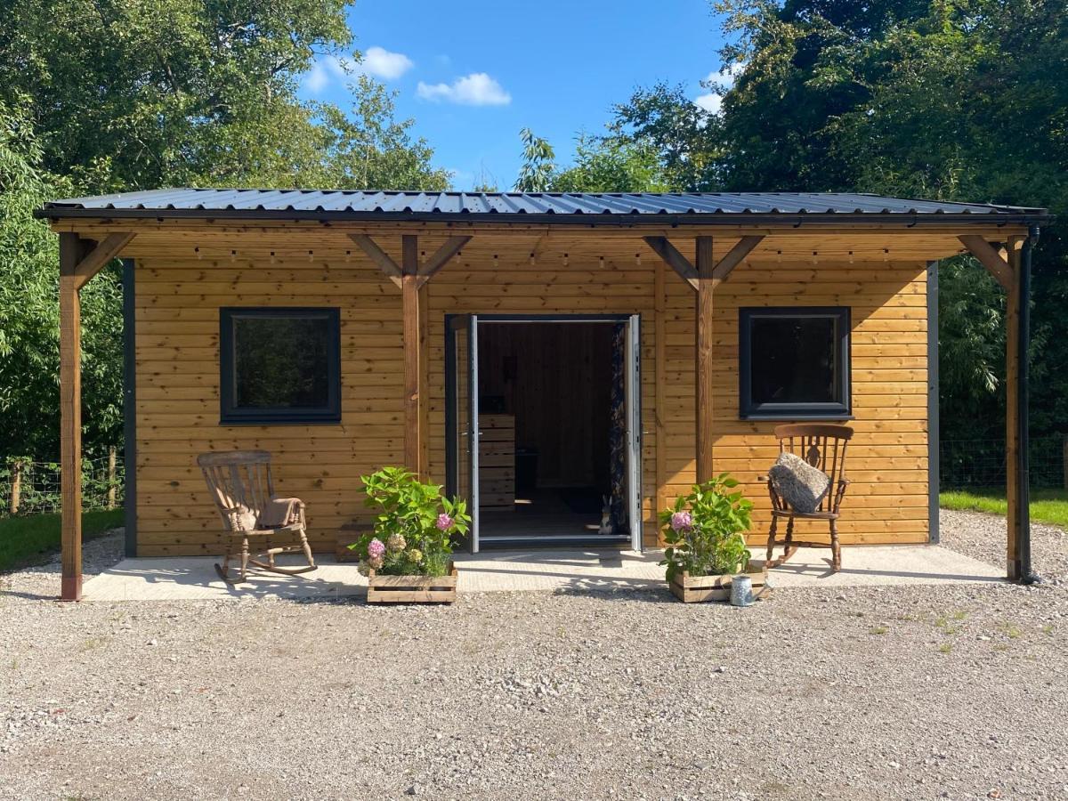 Kingfisher Cabin - Wild Escapes Wrenbury Off Grid Glamping - Ages 12 And Over Baddiley Buitenkant foto