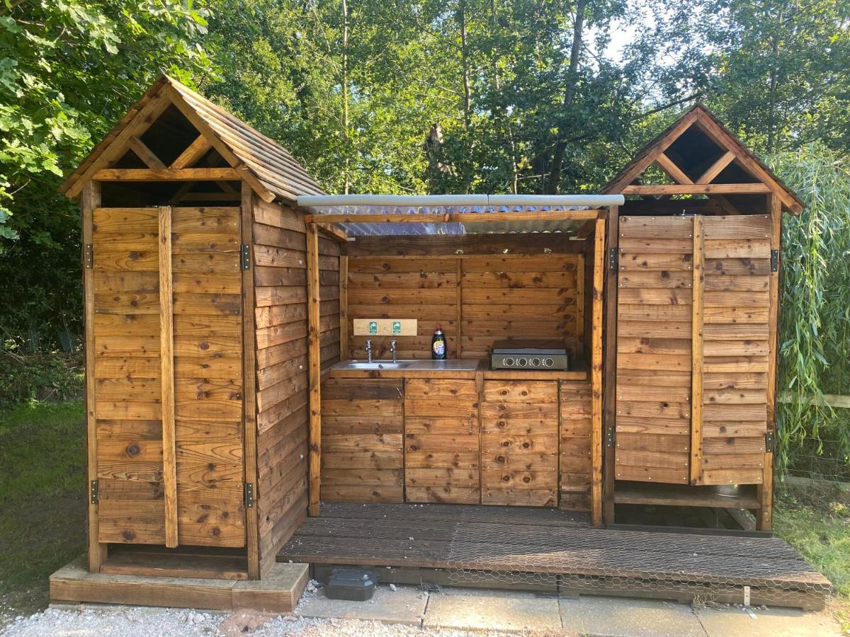 Kingfisher Cabin - Wild Escapes Wrenbury Off Grid Glamping - Ages 12 And Over Baddiley Buitenkant foto